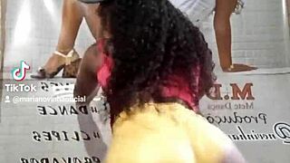 Ebony teen's ass up in slutty dance