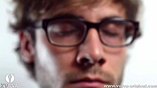 Vulgar scent: a fetish video exploration