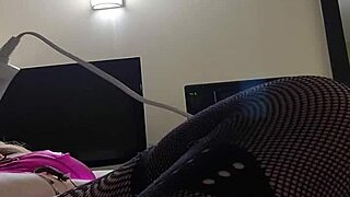 Married bride gets anal and oral pleasure