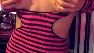 Amateur slut gets naughty on snapchat