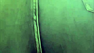 Join Goddess Amanda in the bathroom for an intimate encounter