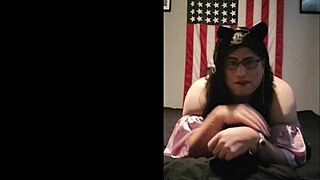 Discussion about the famous cheerleader stance in transgender and cisgender models