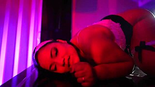 Solo kitchen play and ass worshiping for a big Colombian pussy