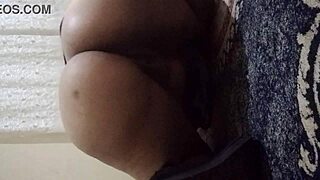 Beautiful solo set with a beautiful girl playing with her pussy.