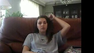 Amateur webcam show with a hot girl who reveals her private parts to the public.