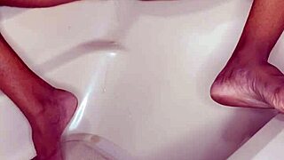 Natural blonde amateur squirts in public outdoor pussyfucking