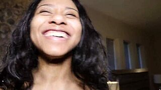 Amateur anal lover Amari Gold shows off her skills