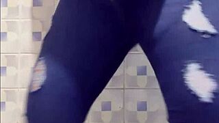 Amateur Ann's bathroom antics with an added fetish twist