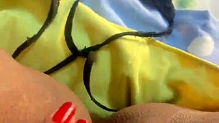 Cumshot on a thick, chubby girl using a finger