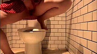 Horny girl gets off in restaurant toilet on date