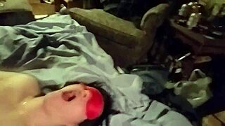 Amateur threesome at a wild party
