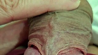 Bisexual twink enjoys amateur sex with his rosebud