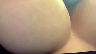 Artemisia's slow-motion solo show of bouncing European tits
