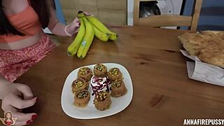 Annafirepussy's banana-flavored pussy is squirt-worthy!