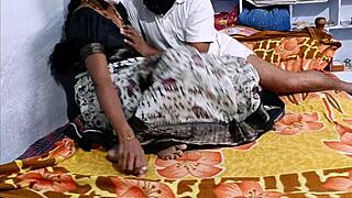 Indian beauty deeply satisfies with sensual oral skills