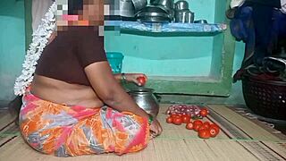 A hot aunty got fucked in her village home