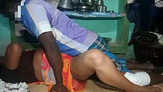 A hot aunty got fucked in her village home