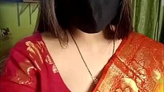 Desi Indian Girl in Viral MMS with Clear Hindi Audio