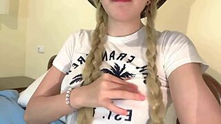 Country cutie Lil Rose squirts hard in real solo action