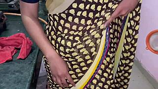 desi bhabhi's hot dirty sex in saree with hindi audio!
