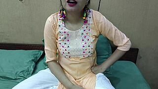 Indian Stepmom Screws Stepson in Hardcore Homemade Clip