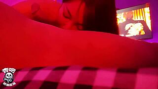 Honey Peach's intense encounter with a sexy bear cub in a steamy cam session