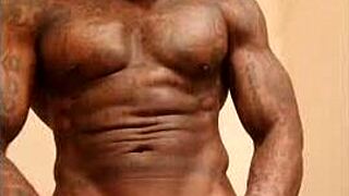 Hallelujah Johnson's big BBC solo show: A tribute to the power of a big black cock