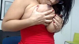 Gorgeous teen showcases her ample bosom and derriere