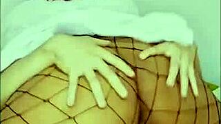 enfermera no se aguanta y se monta en la verga de su paciente