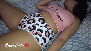 garota caught on camera showing off her tight assets