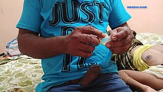 dude, this hot teen wife got banged by sales boy with condom in xxx vid! 😜