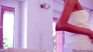 Young cam girls Camila and Elizabeth Rose in hot lesbian action