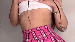 oh wow, that bitch in miniskirt got her ass fucked huge before dating