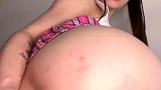 oh wow, that bitch in miniskirt got her ass fucked huge before dating