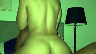 Thick light skinned baddie enjoys homemade couple fun