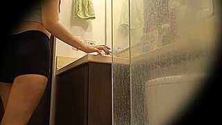 camara espia catches real unam profesora milet pissing in secret.